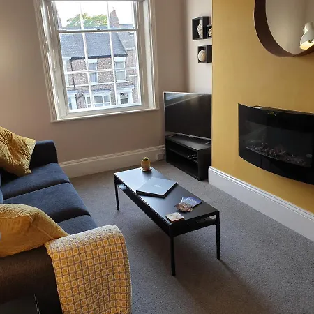 2a Penleys Grove